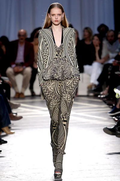 Look 22